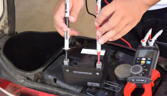 capacidad-de-una-bateria-de-moto_3_565x325